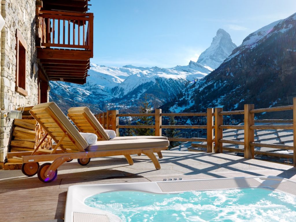 Chalet Maurice Hot Tub