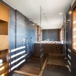 Villa Titanica Shower Room